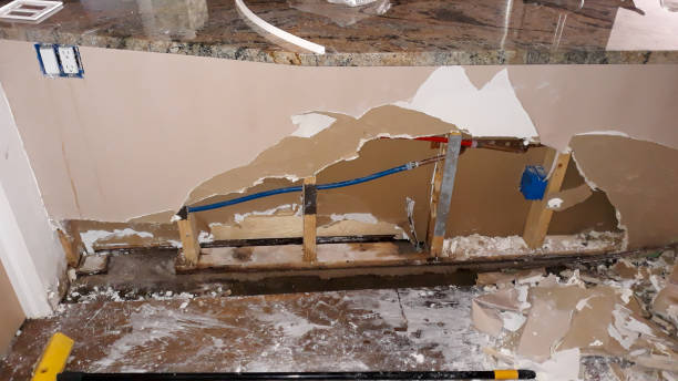 Best Local water damage restoration  in Washington Mills, NY